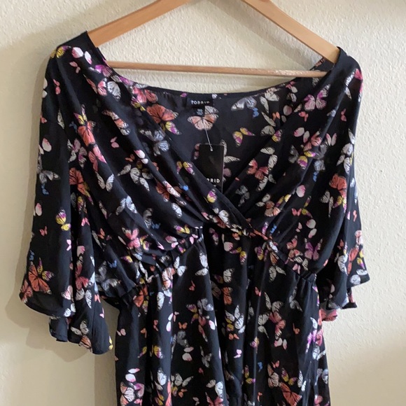 Torrid Butterfly Tunic Top. Torrid Size 00. - Picture 3 of 4